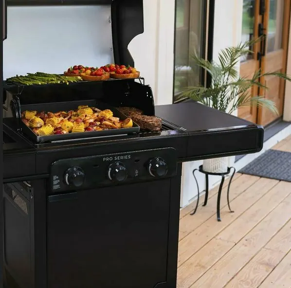 Газовый гриль Charbroil Pro Series с инфракрасной технологией Amplifire (3 горелки)